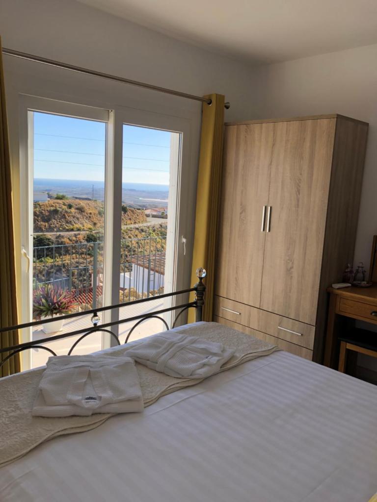 Casa Miramar, with private pool, jacuzzi and stunning views photo 4