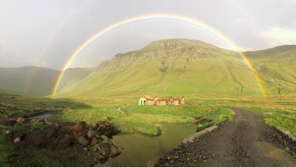 Múlafossur Cottages by famous waterfall in Gásadalur photo 3