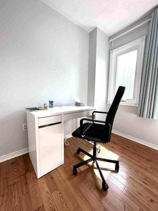 Charming Home in Prime Location North of Toronto photo 4