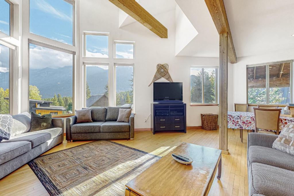 Hyak House photo 3