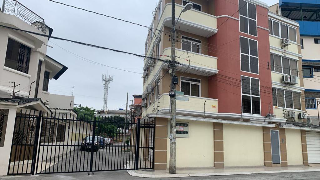 Garzota Suites Airport Bajos photo 1