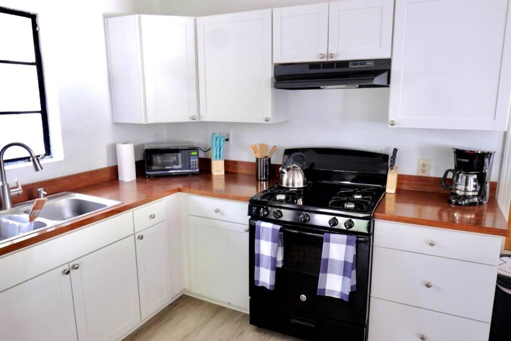 3BR Downtown House with Yard by UF photo 2