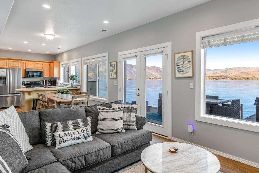 Lake's Edge Landing photo 2
