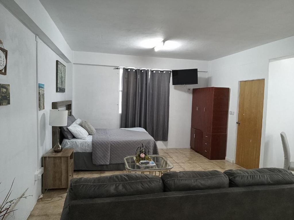 Roseau City Hub Apartment photo 3