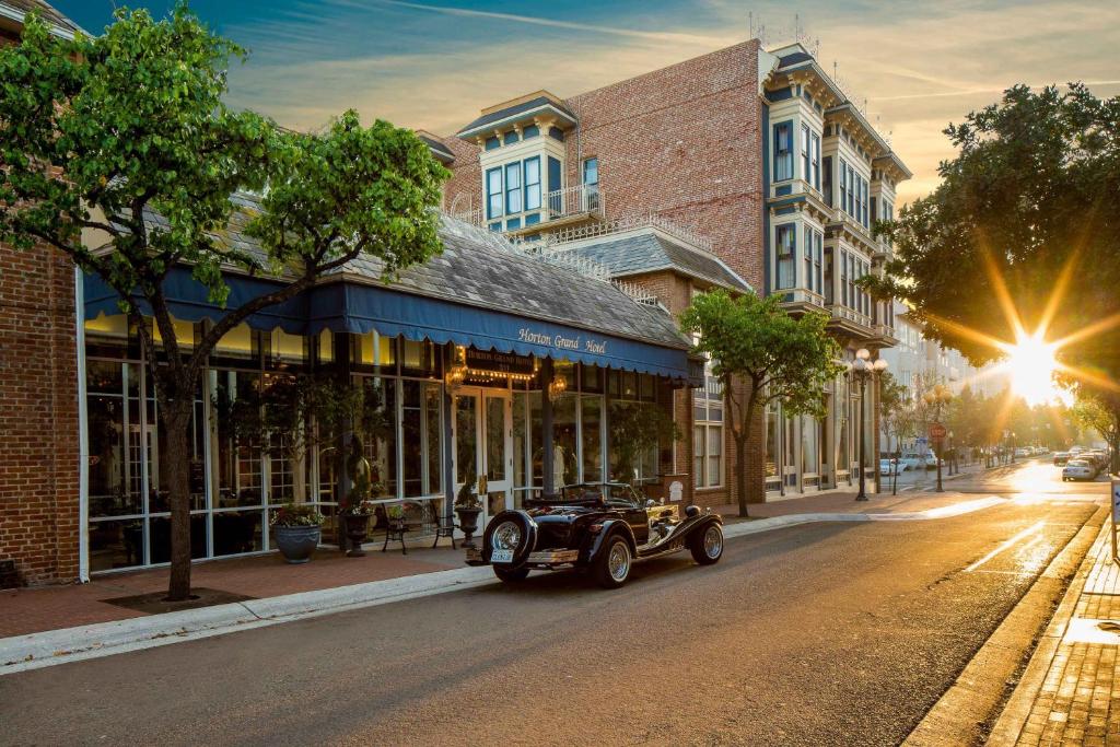 Horton Grand Hotel image
