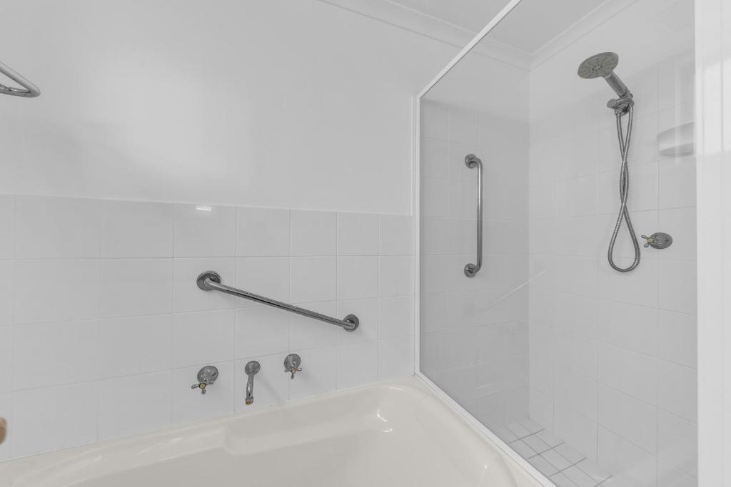 Capri Apartments photo 3