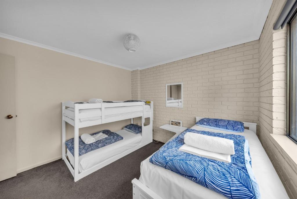 Capri Apartments photo 4