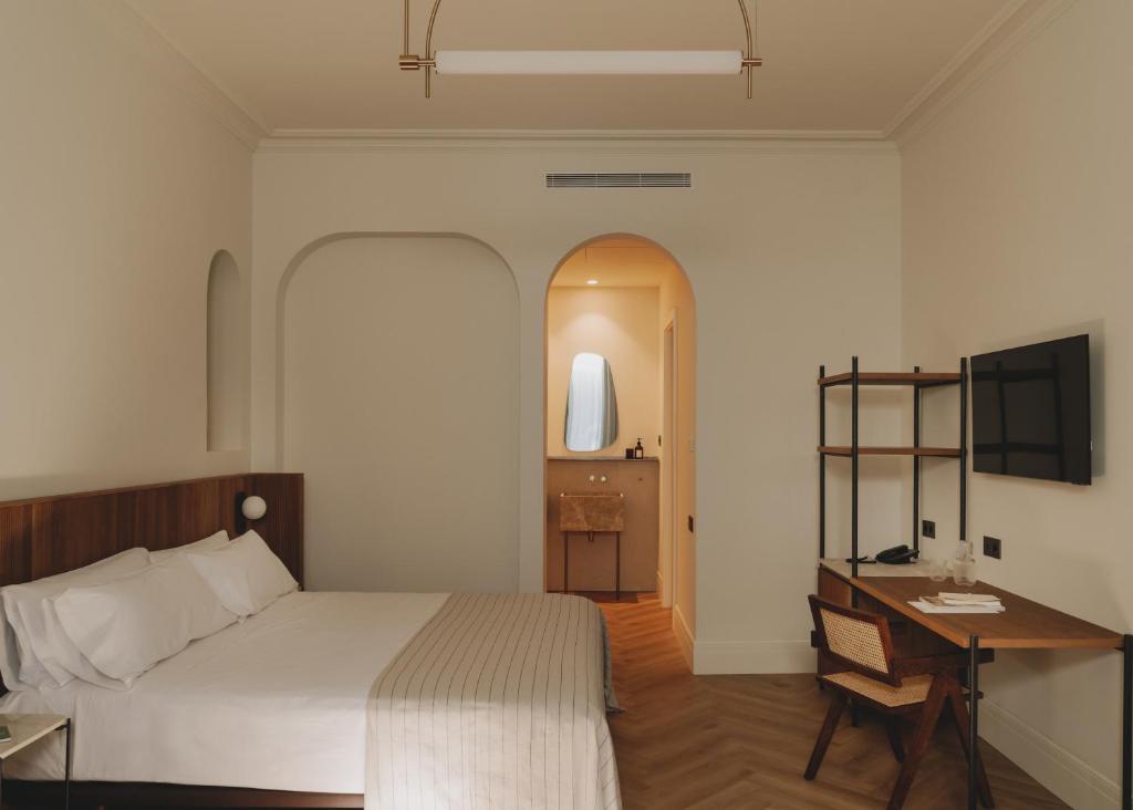 Casa Llimona Hotel Boutique - Tap to explore photos