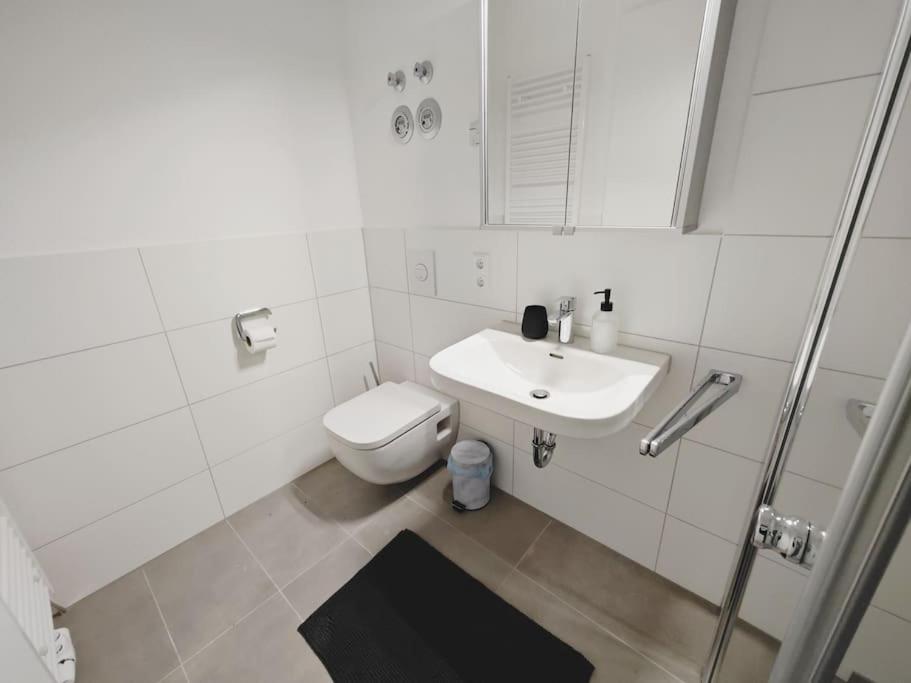 CASA BLACK-Zentral-Outlet-Aufzug-Stylisch-Unique photo 4