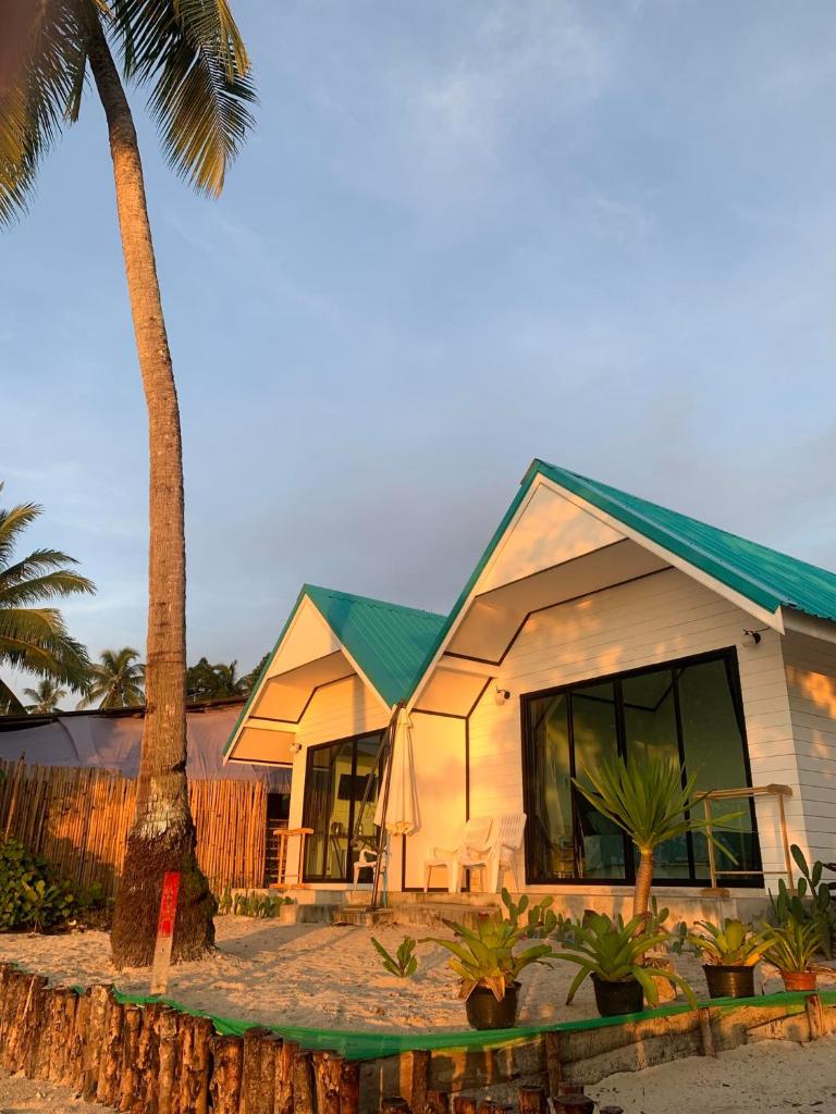 Mook tawan Beach house photo 1
