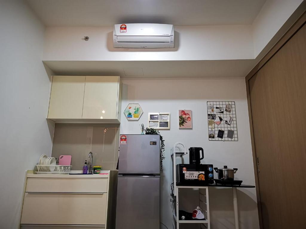 Dsara Big cinema Netflix projector next SB Hospital photo 1