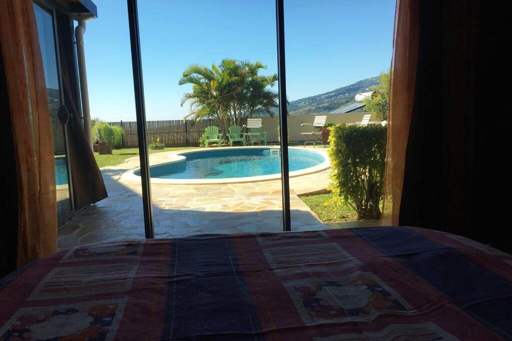 Bungalow des pensées piscine chauffée 28° photo 3