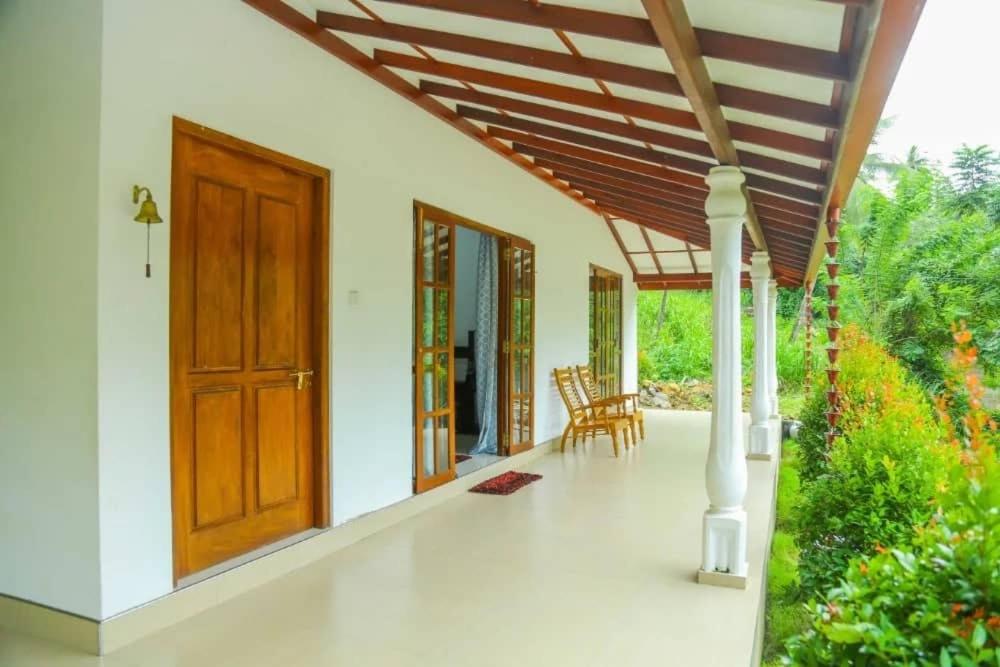 Sinharaja Villa photo 3
