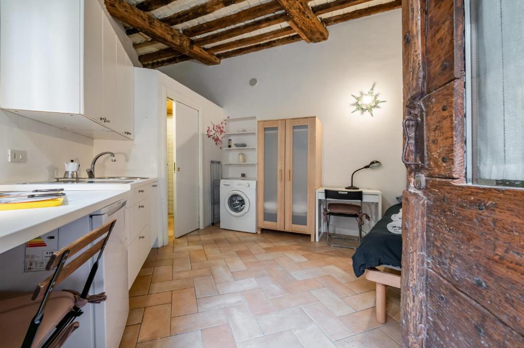Urbino Historical Central Studio! photo 1