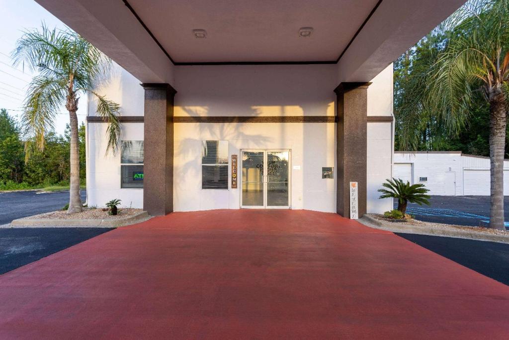 Travelodge by Wyndham Kingsland GA photo 4