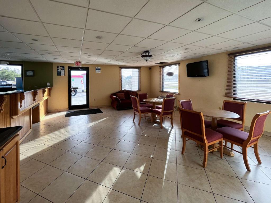 Motel 6 Abbeville, AL photo 2