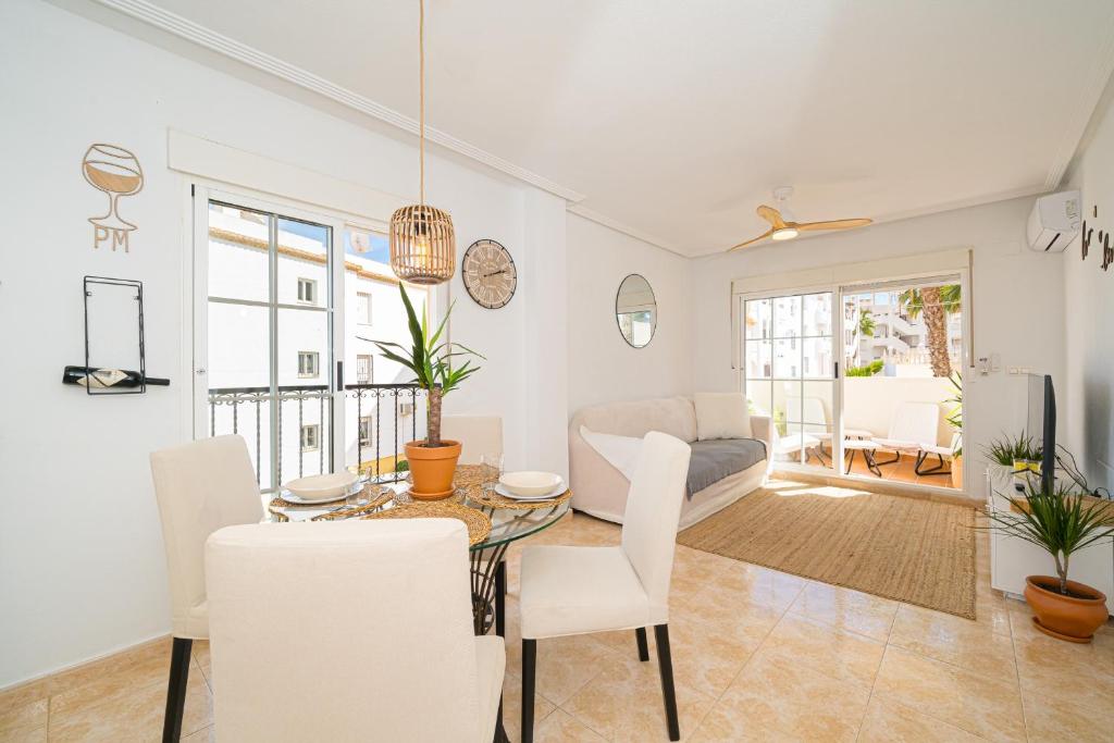 Villamartin apartment. Excellent location for Golfers, Cyclists and Hikers photo 4