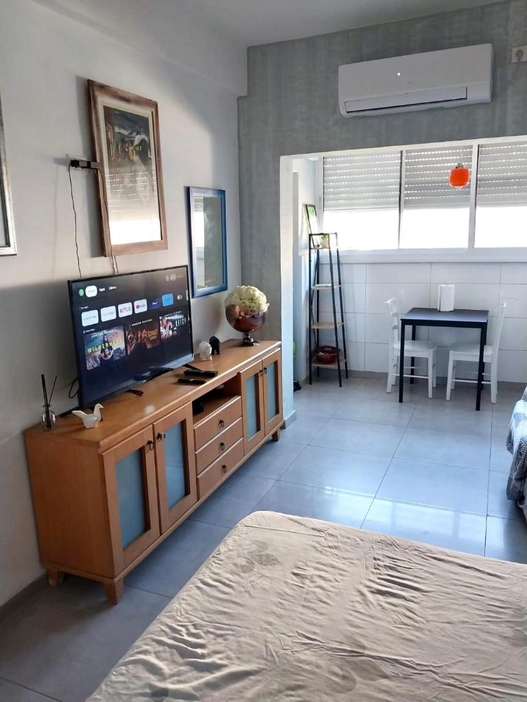 Cozy Studio Apartment in Haifa photo 1