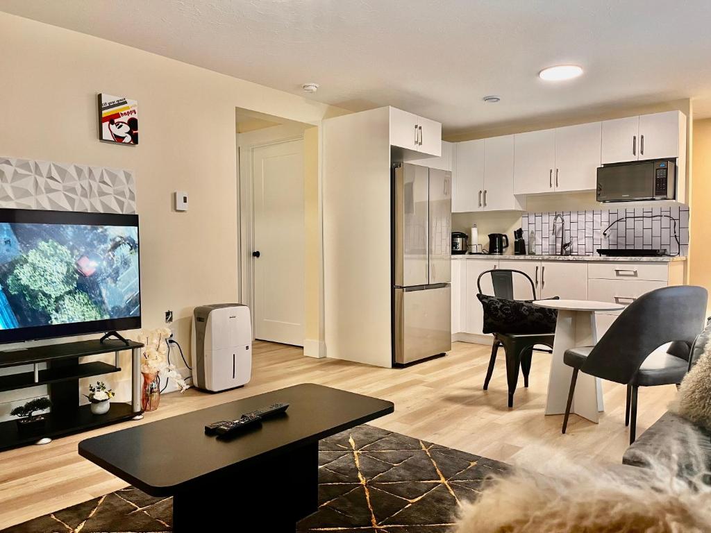 Cozy Newly built apartment airport location photo 1