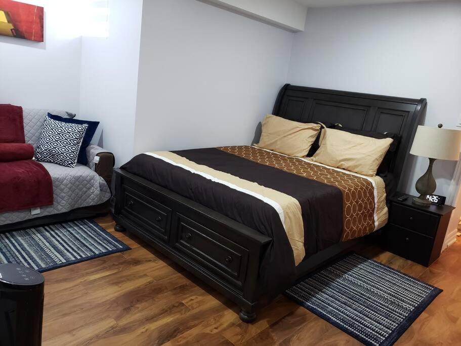 Luxurious 1BR - 1BA Apt Modern Bright with free parking photo 3
