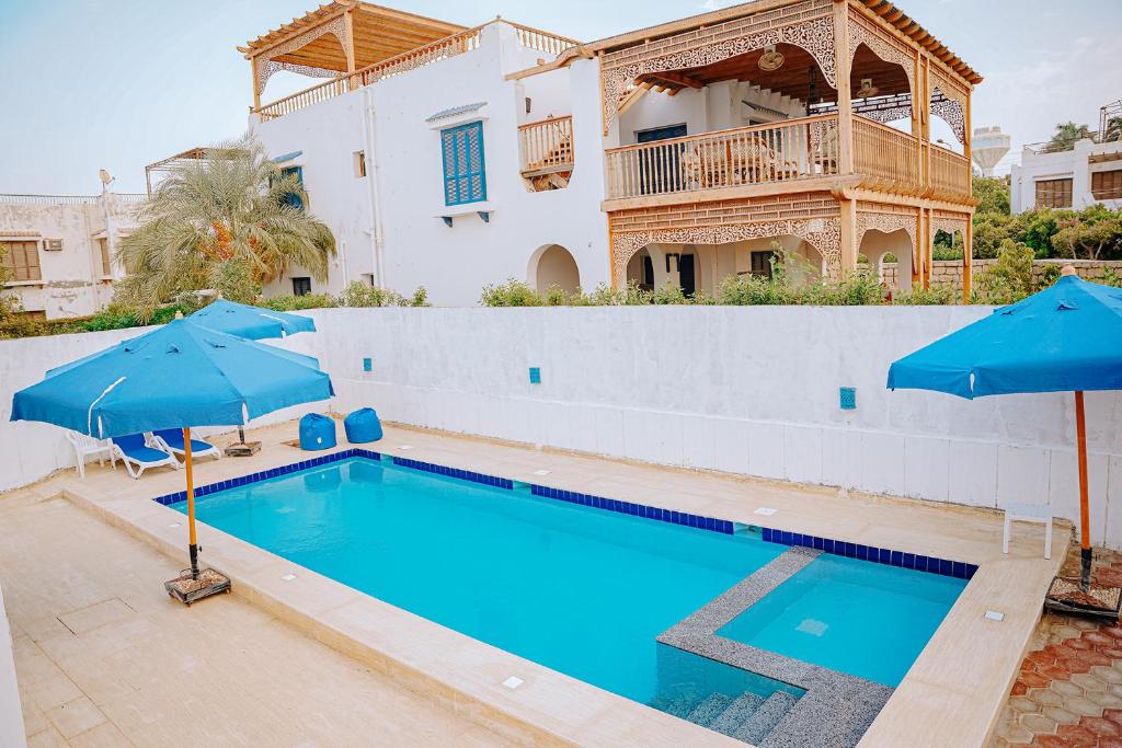 4 bedrooms villa with private pool in Tunis village faiuym photo 2