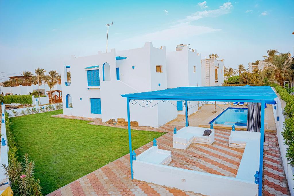 4 bedrooms villa with private pool in Tunis village faiuym photo 1