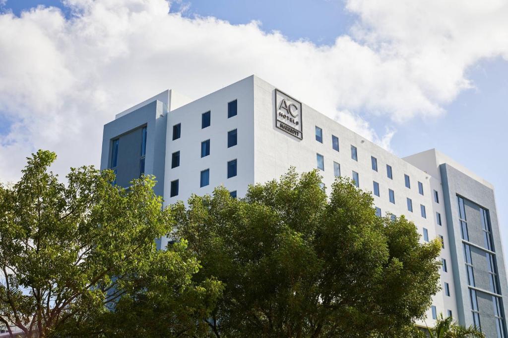 AC Hotel by Marriott Miami Aventura image