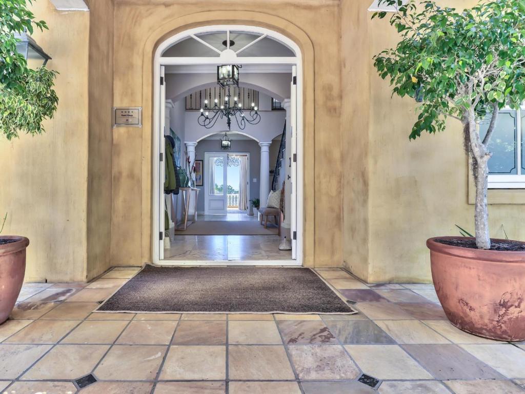 Devonport House - Constantia photo 1