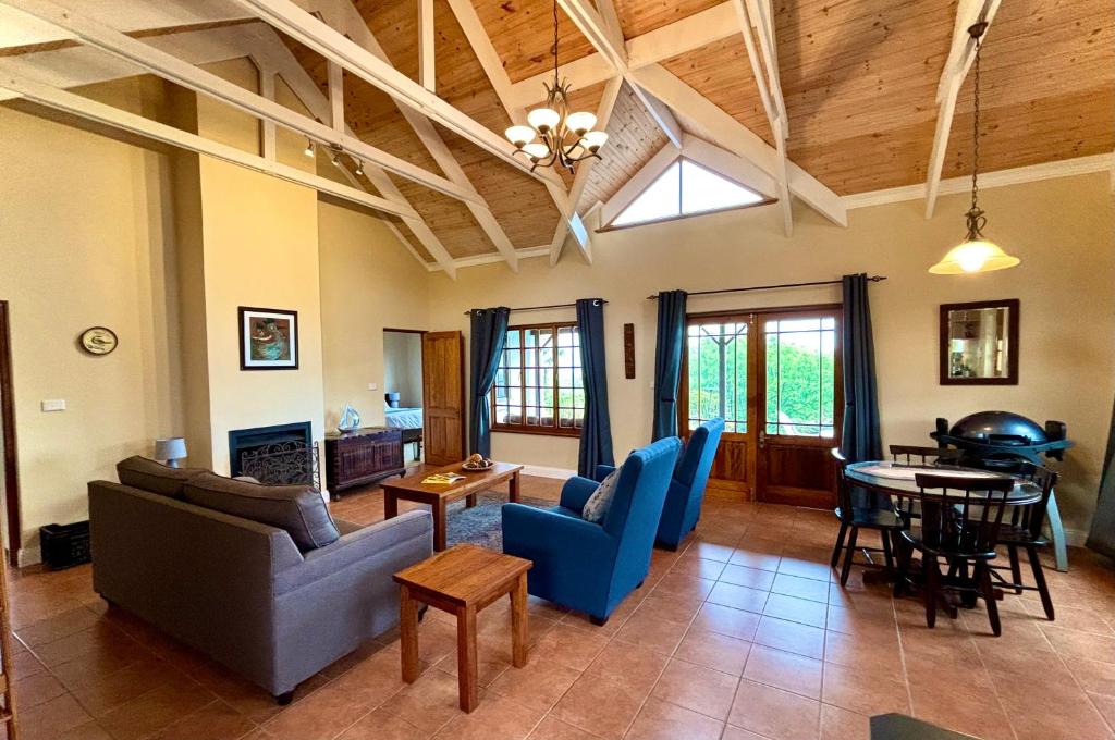 Touchstone Cottage photo 2