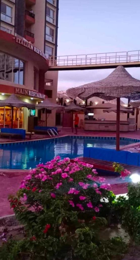 شاليه غرفه مكيفه ورسيبشن ..مفروشات جديده..ارضى بحديقه .. مصر ..الساحل .. الكيلو 77 photo 2
