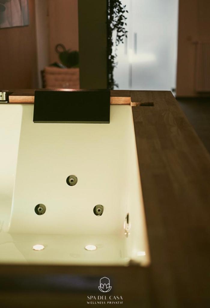 Spa Niagara privé avec jacuzzi photo 1
