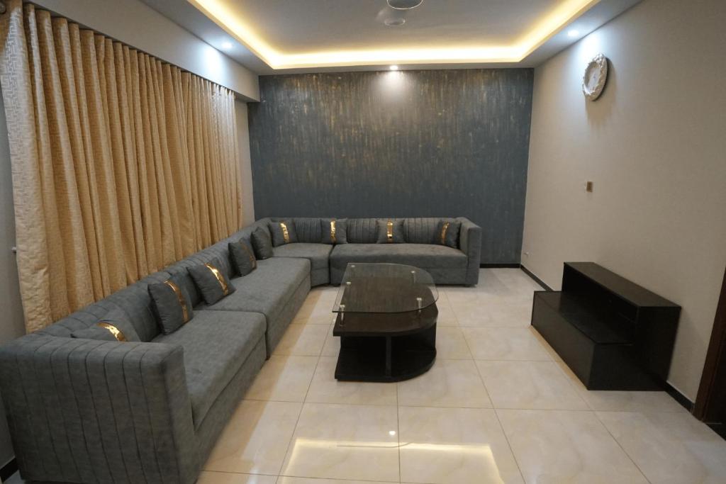 2 BED FURNISHED APARTMENT photo 4