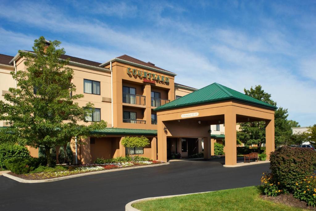 Courtyard by Marriott Toledo Maumee/Arrowhead image