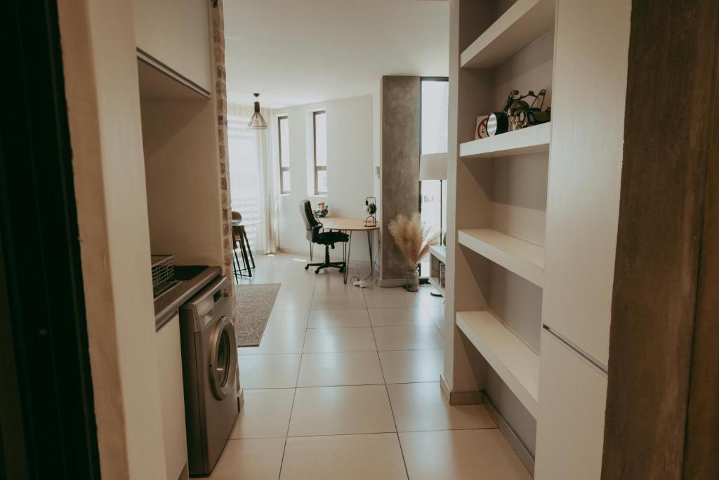 Luxury Apartment near Grove Mall & Hospital Airbnb VELDT Suite photo 1