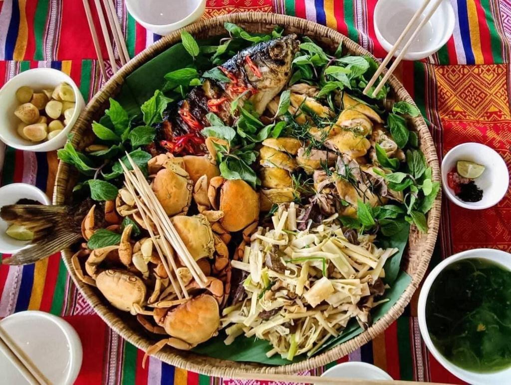 LePont Mu Waterfall Bungalow