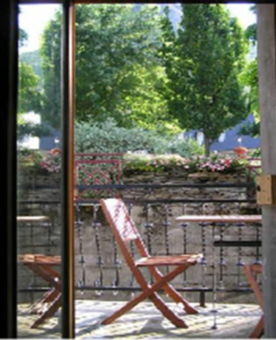 Chaleureuse maison en pierres avec terrasse photo 4