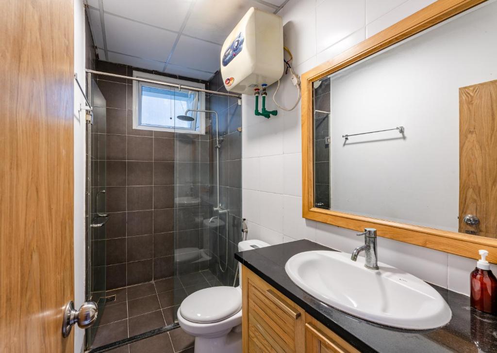 ANNAM Panorama Lakeview - Garden & Balcony - WestLake