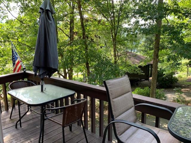 Round Cabin - 5 Min to Bedford PA - Deck - Hike- Golf photo 1