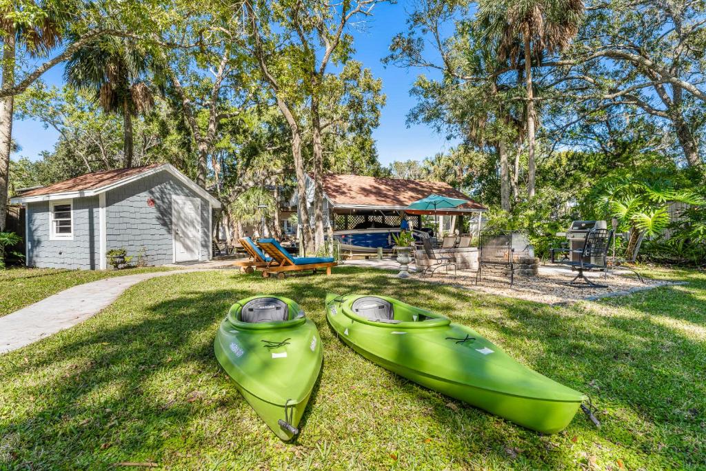 WATERFRONT Kayakers Dream nature lover cottage photo 3
