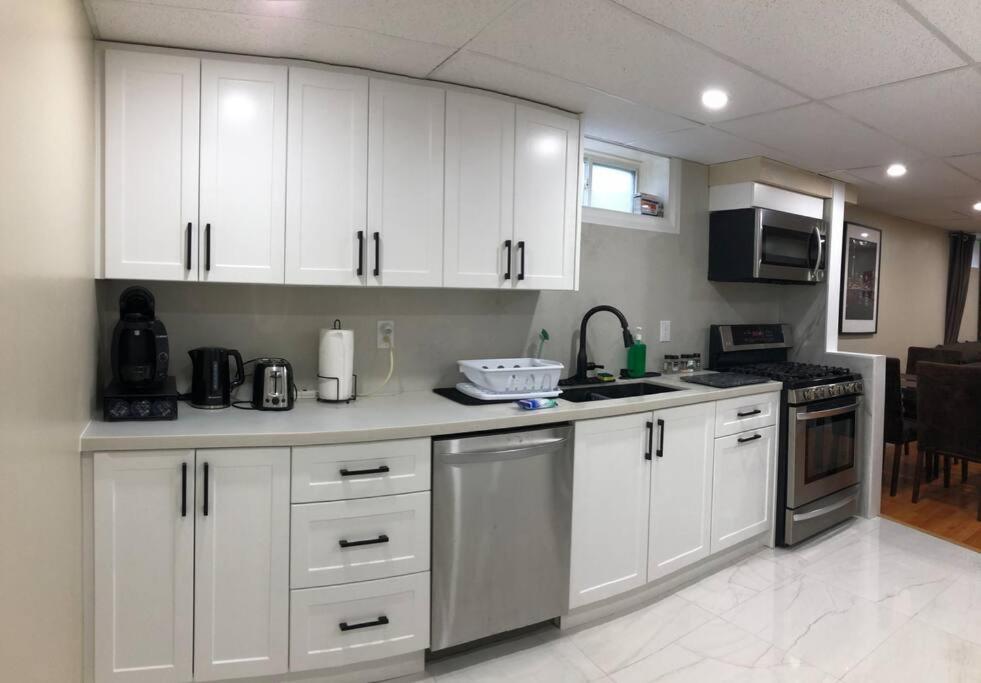 Basement Apartment in Richmond Hill photo 1