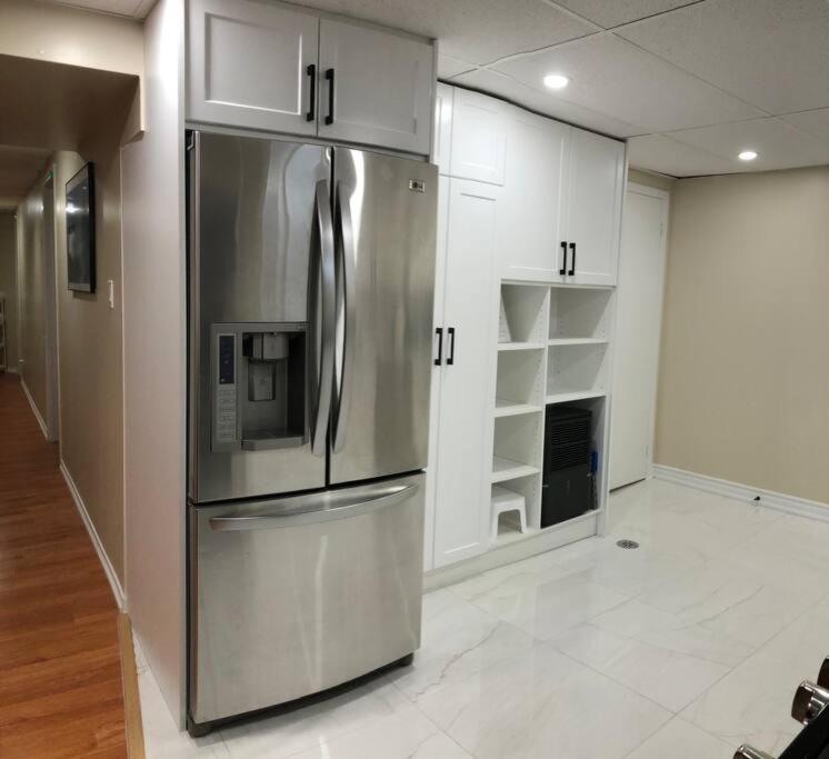 Basement Apartment in Richmond Hill photo 2