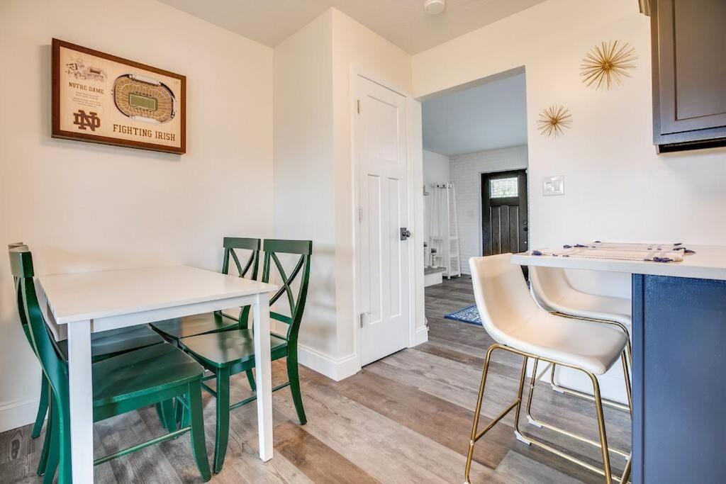 Beautifully Renovated Home Corner of ND and Angela photo 4