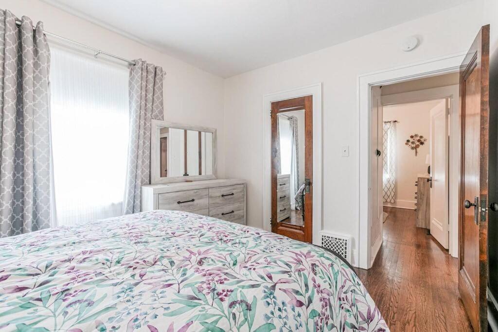 Stylish 2br Cozy Home 10min Drive from ND! photo 3