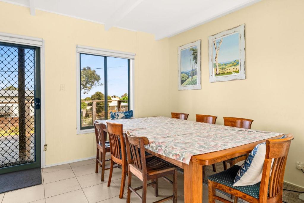 2 Graydens Court Smiths Beach photo 2