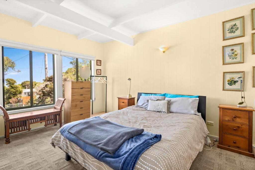 2 Graydens Court Smiths Beach photo 4