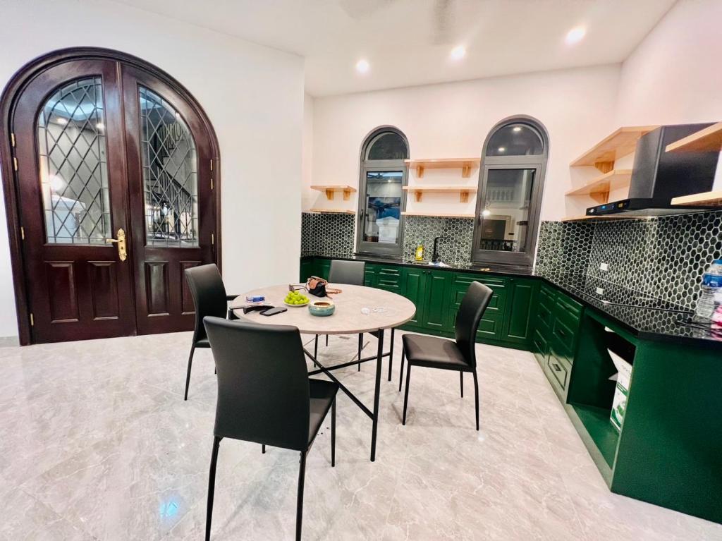 Villa 5 bedrooms in Vinhome Ocean Park