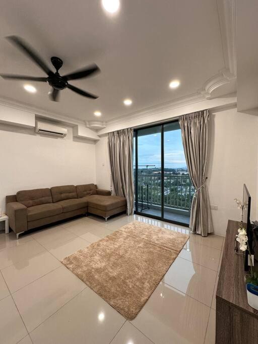 Minimalist City View Home with 3BR at Meru Ipoh