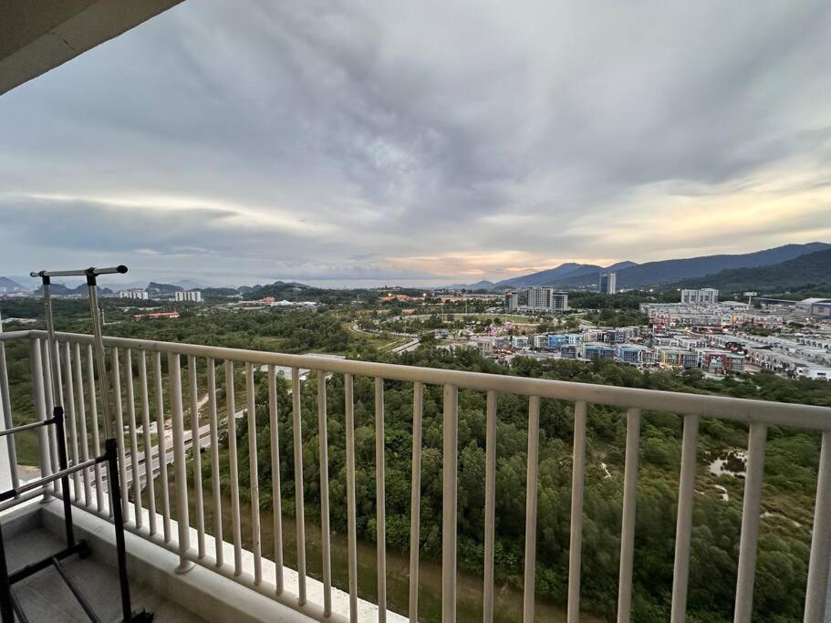 Minimalist City View Home with 3BR at Meru Ipoh photo 4