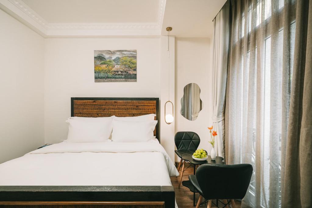 Su Casa Railway Side