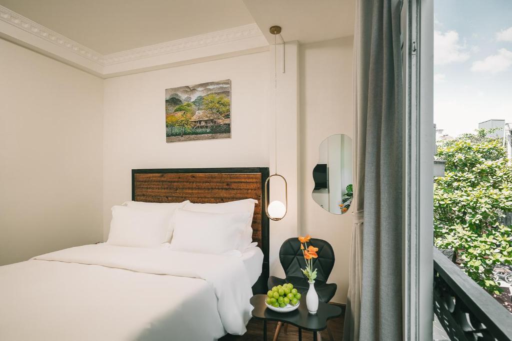 Su Casa Railway Side